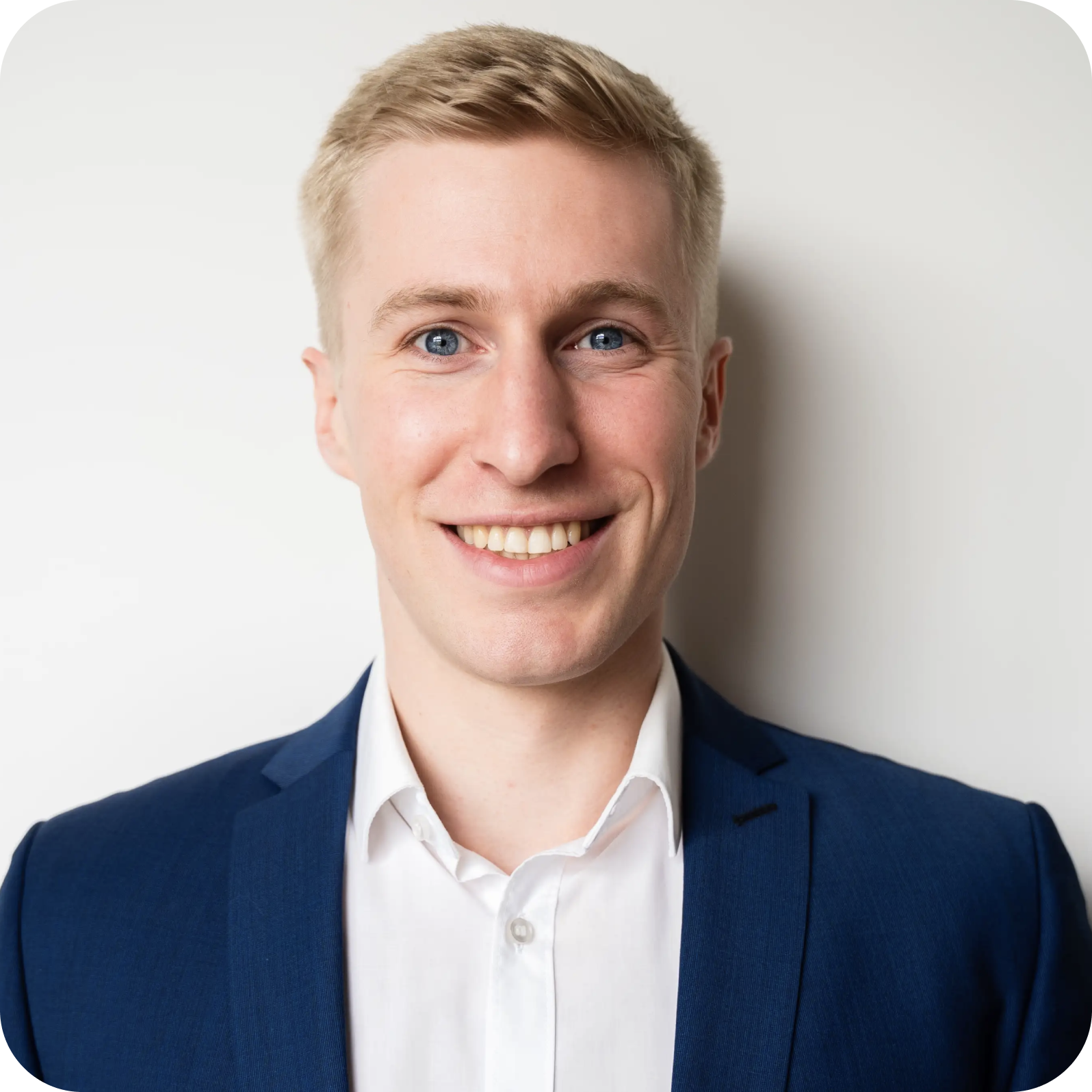 Willi hat es sich zur Aufgabe gemacht, auf die unfairen Machenschaften von Banken und Versicherungen aufmerksam zu machen.